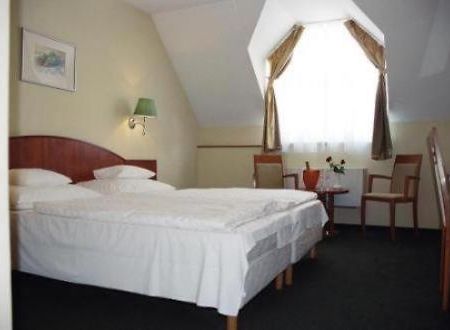 Gottwald Hotel Tatabánya Chambre photo